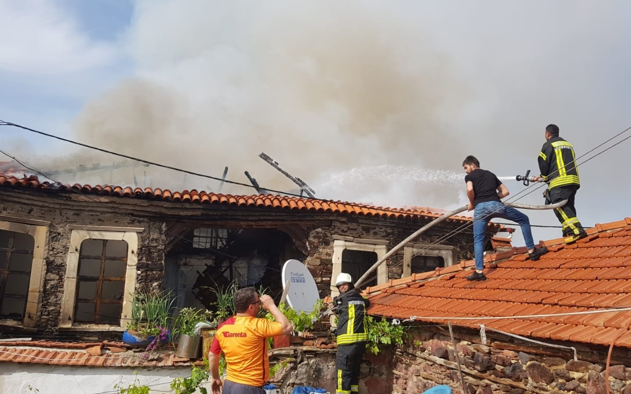 Manisa'da iki gün arayla çıkan yangın evi kullanılmaz hale getirdi