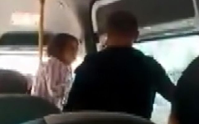 Mersin'de minibüsteki kadına şiddet kamerada