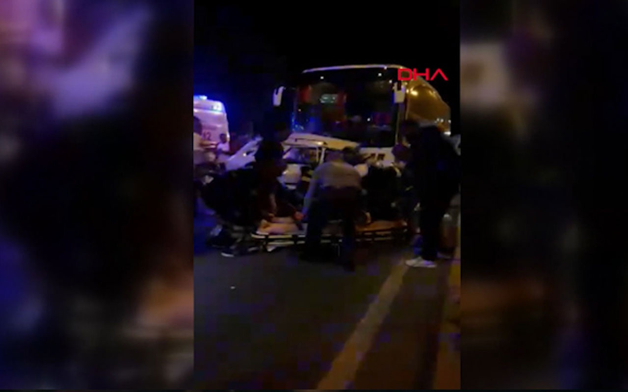 Kırşehir'de yolcu otobüsü otomobile çarptı, 3 ölü