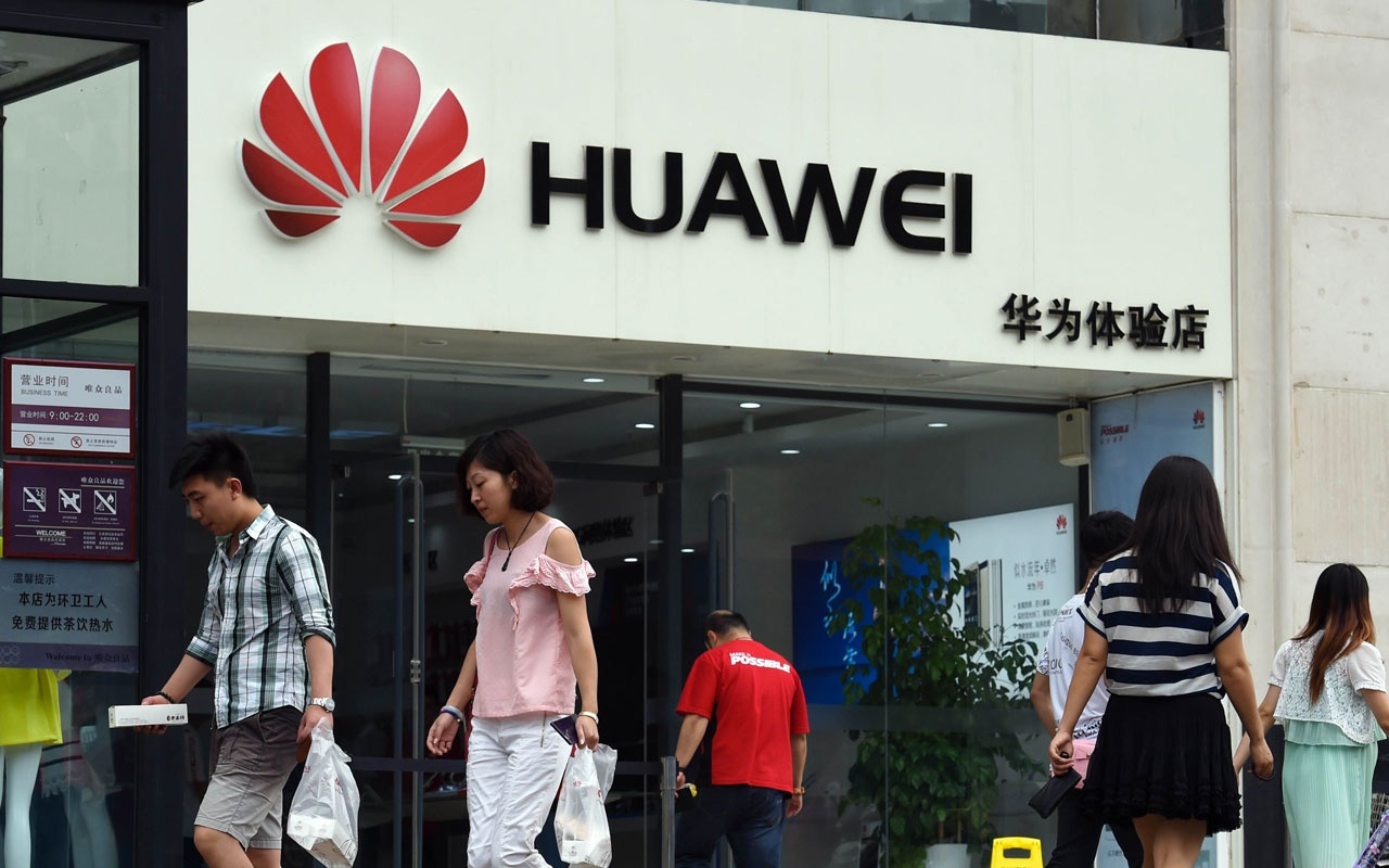 Çin'den ABD'nin Huawei kararına ilginç mesaj: Bekleyin ve görün
