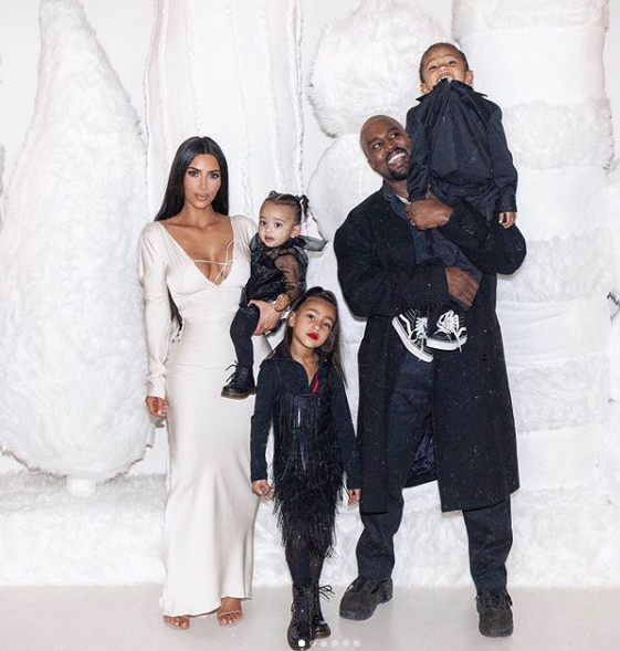Kanye West ve Kim Kardashian ilk kez paylaştı! Dördüncü çocukları dünyaya geldi