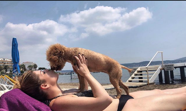 Pelin Öztekin 93 kilo verdi! Bikinili pozu sosyal medyayı salladı