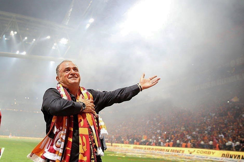 Cem Yılmaz'dan Galatasaray'a tebrik mesajı