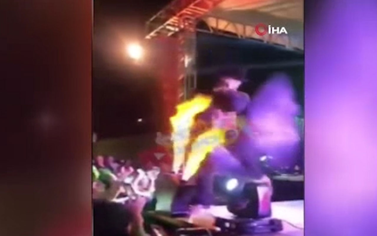 Meksika'da yüzü yanan şarkıcı konsere devam etti