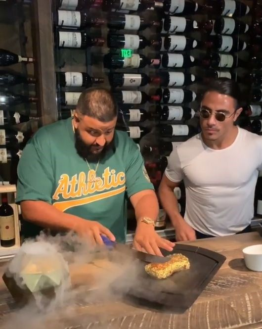 Nusret DJ Khaled'in klibinde oynadı kestiği et sahnesi olay