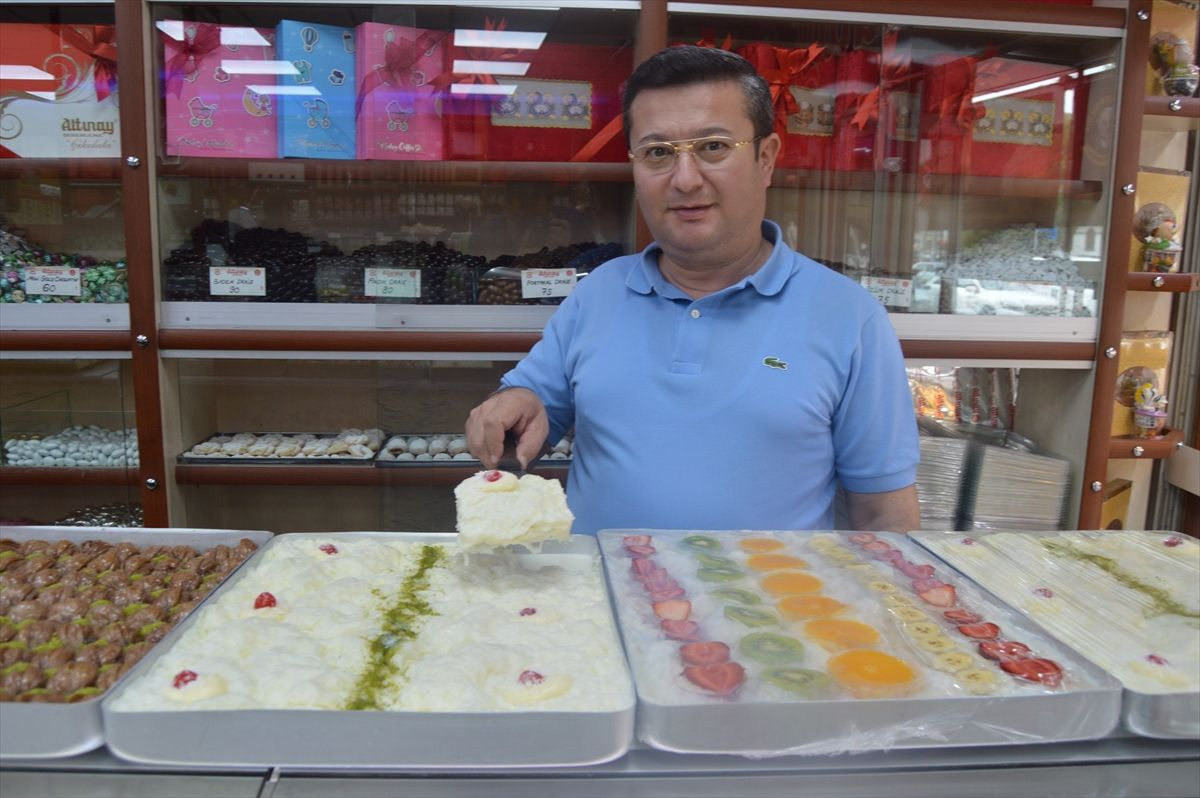 Afyonkarahisar'ın meşhur tatlılarına bakın Siparişlere yetişemiyorlar