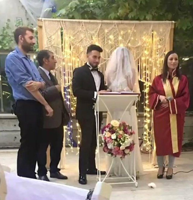 Enes Batur ve Tulu Bacı evlendi! İşte düğünden o kareler
