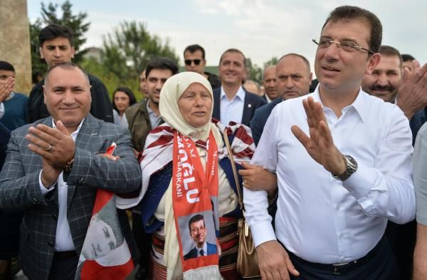 Ekrem İmamoğlu özel halk otobüsü şoförleriyle bir araya geldi