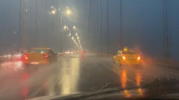 İstanbullular dikkat! Sağanak gök gürültüsü ve şimşek fırtınası