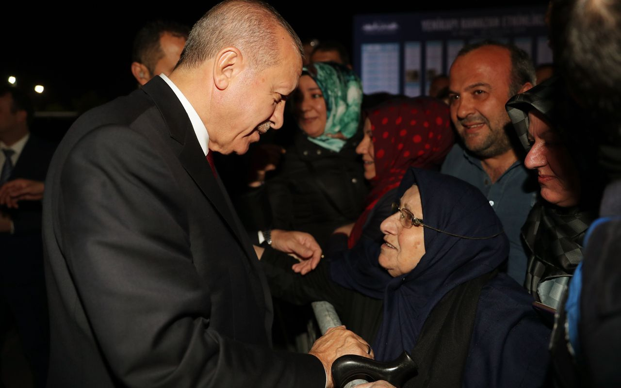Cumhurbaşkanı Erdoğan Yenikapı'da vatandaşlarla bir araya geldi