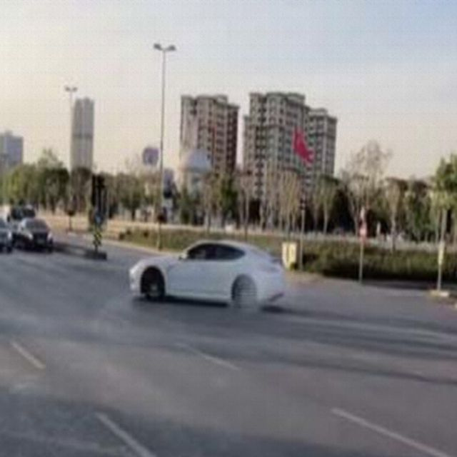 İstanbul Pendik'te lüks aracıyla drift yapan sürücü yakalandı