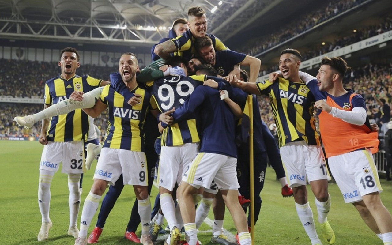 Fenerbahçe'de gidecek ve kalacaklar belli oluyor