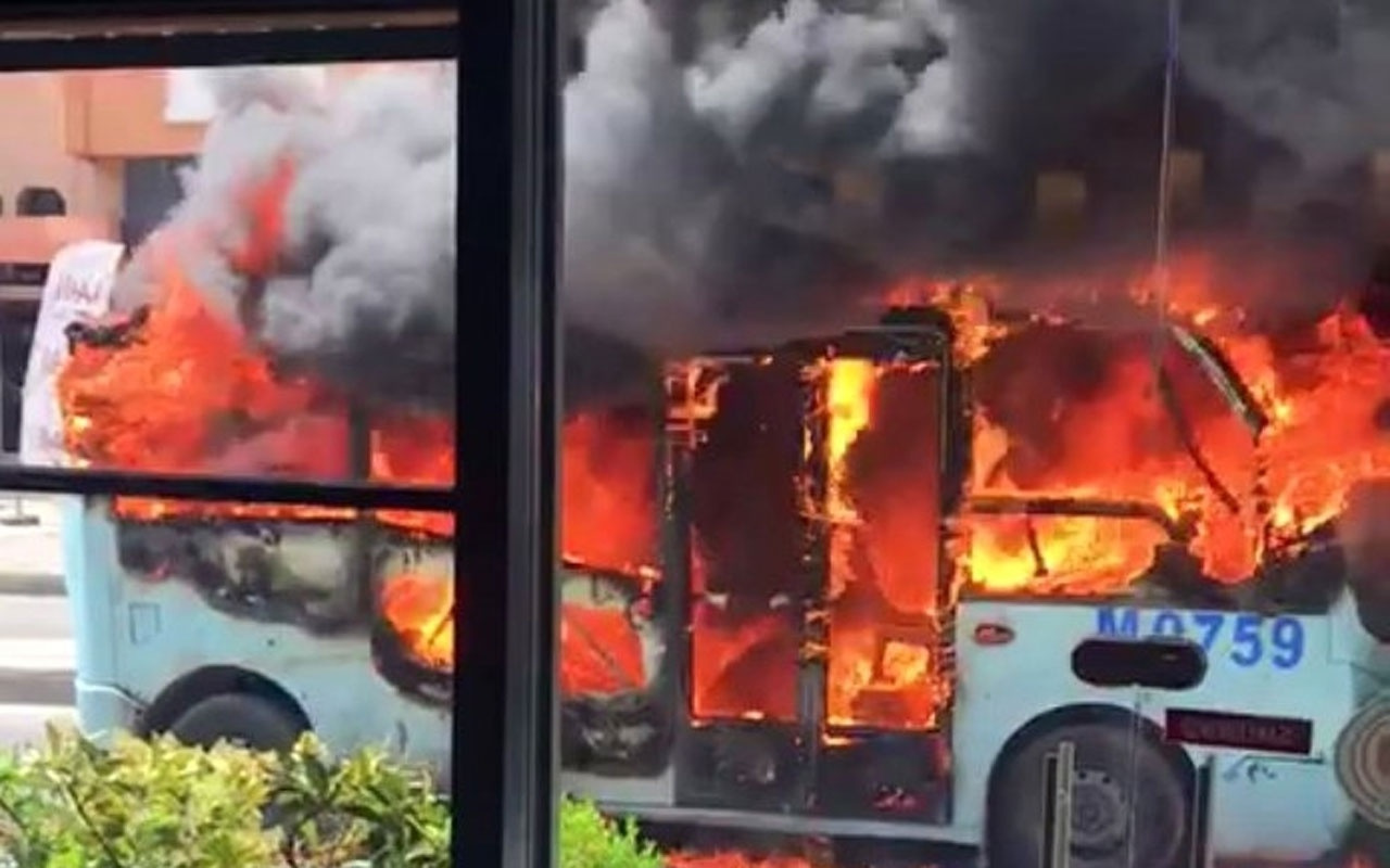 Maltepe'de minibüs şoförü aracını ateşe verdi! Araç alev topuna döndü