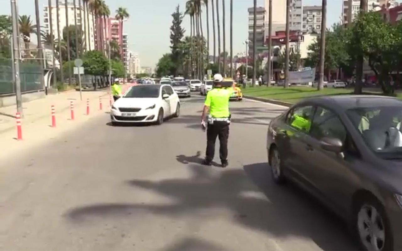 Adana polisinden sürücüye empati cezası