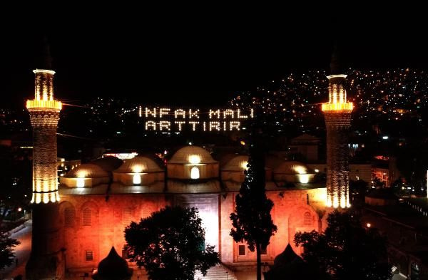 Bursa'da 'Kadir Gecesi'nde camiler doldu