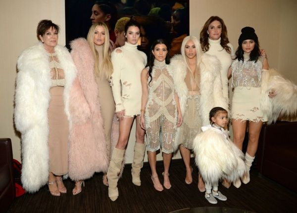 Kim Kardashian'ın erkek hali olay! Kourtney de ablasına uydu
