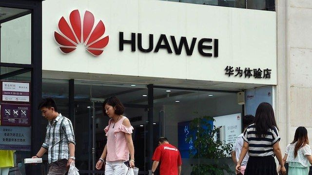 Google'ın Huawei kararından sonra diğer şirketler de sırtını döndü!
