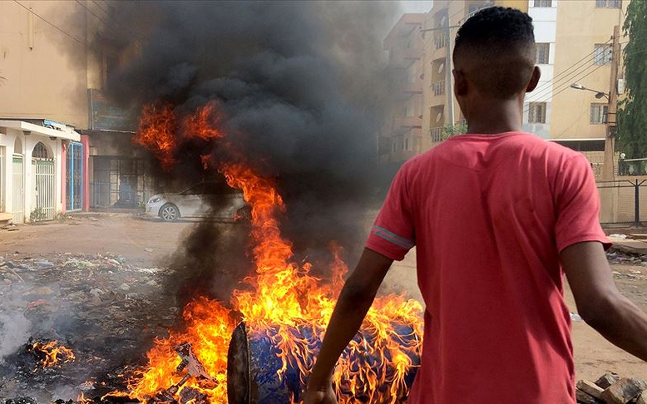 Sudan'daki Ümmet Partisi halkı sokağa çağırdı