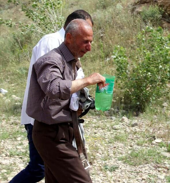 Kayseri'de boğulan oğlunun eşyalarını alan baba yürek burktu