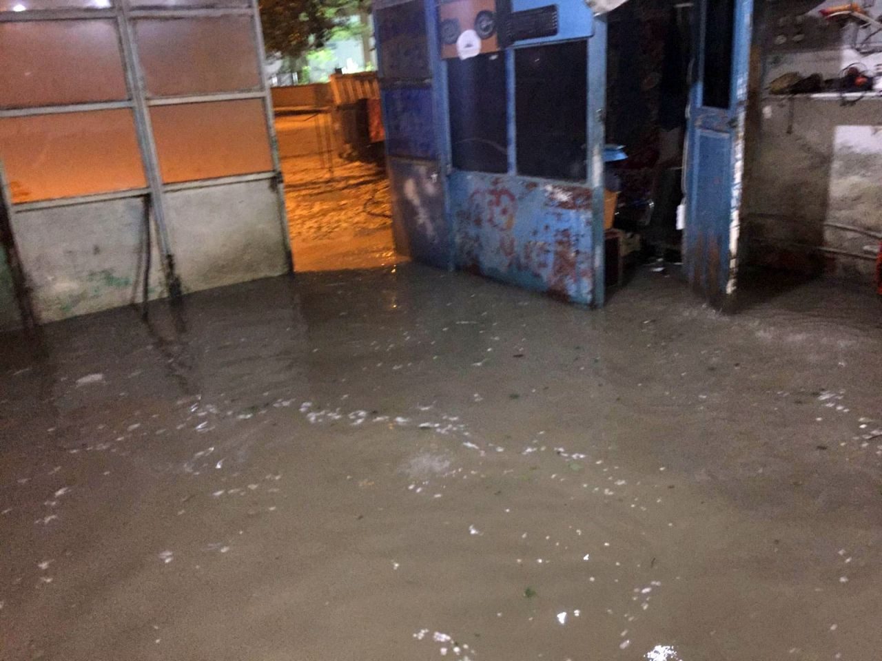 Kastamonu'da aralıksız 12 saat dolu yağışı
