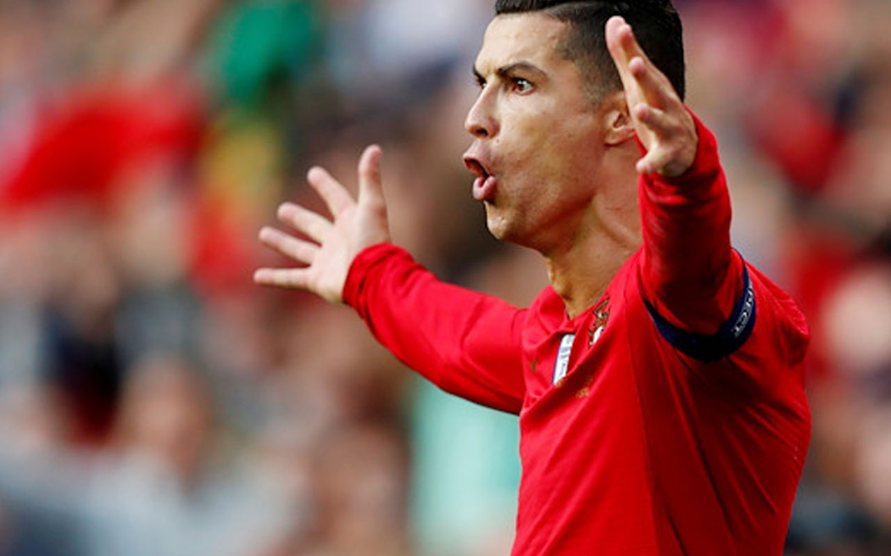 Ronaldo hat-trick yaptı Portekiz finale yükseldi