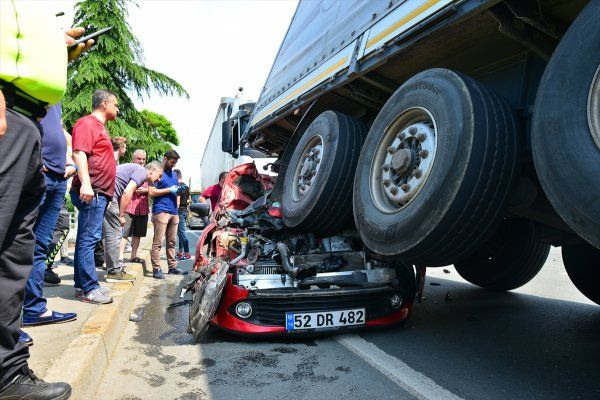 Trabzon'da kaza yapan araç tırın altında kaldı - Sayfa 4
