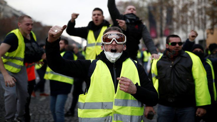 Fransa'da sarı yeleklilerin gösterileri devam ediyor - Sayfa 6