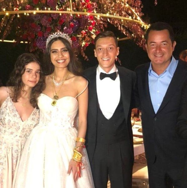 Erdoğan'dan Mesut Özil ile Amine Gülşe’nin nikah töreninde "doğum kontrolü" çıkışı!
