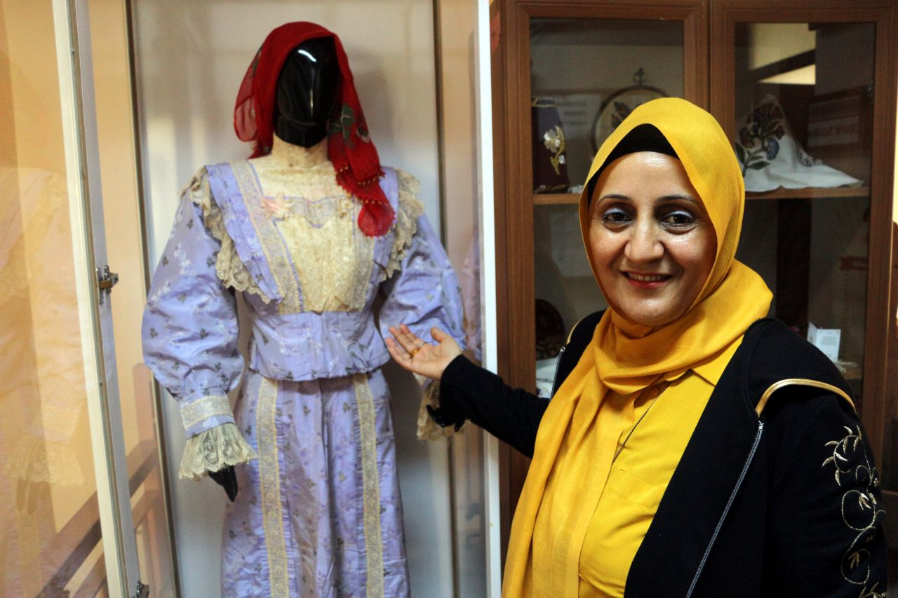 Tokat'ta müzede sergilenen 150 yıllık gelinlik ilgi çekiyor