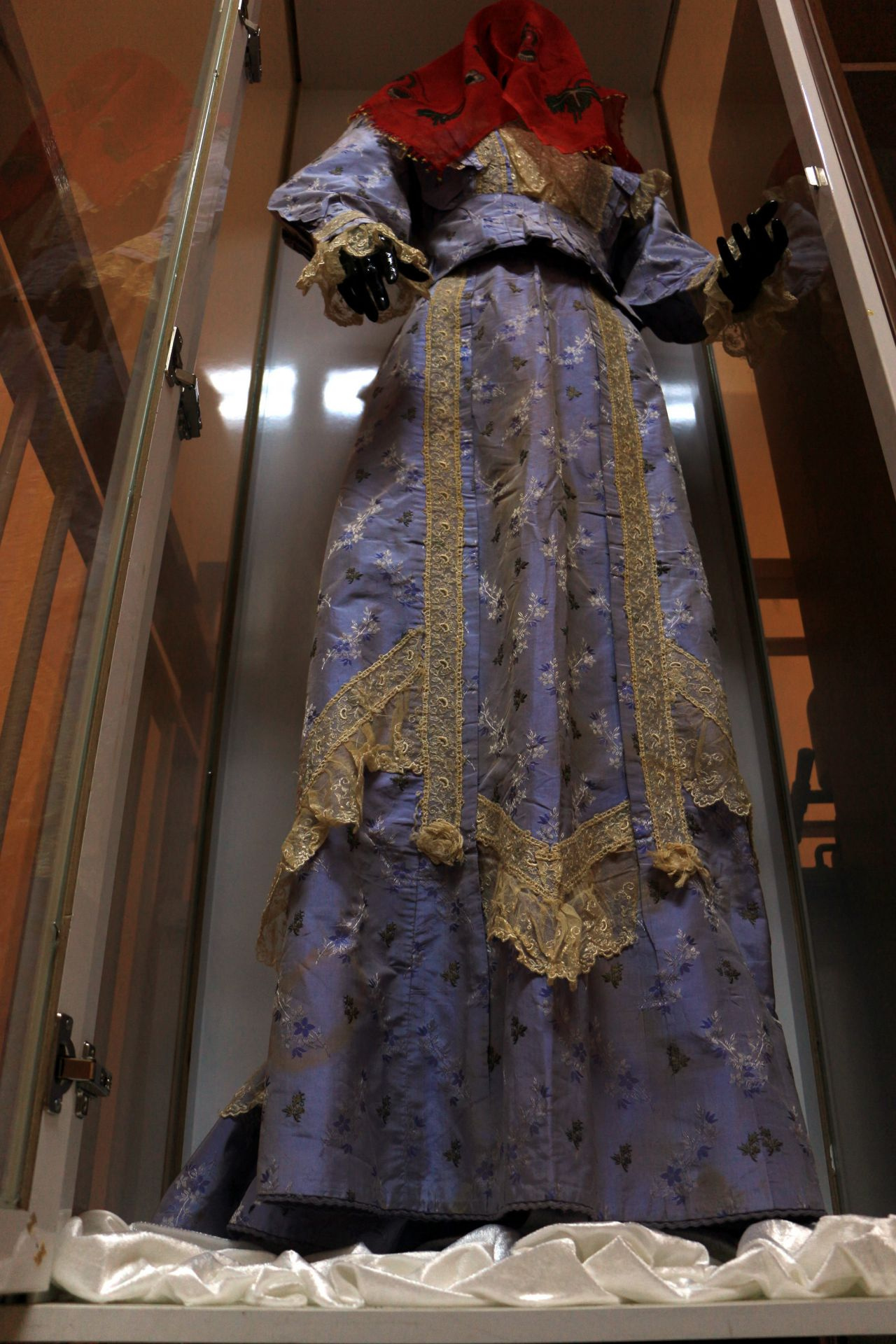 Tokat'ta müzede sergilenen 150 yıllık gelinlik ilgi çekiyor
