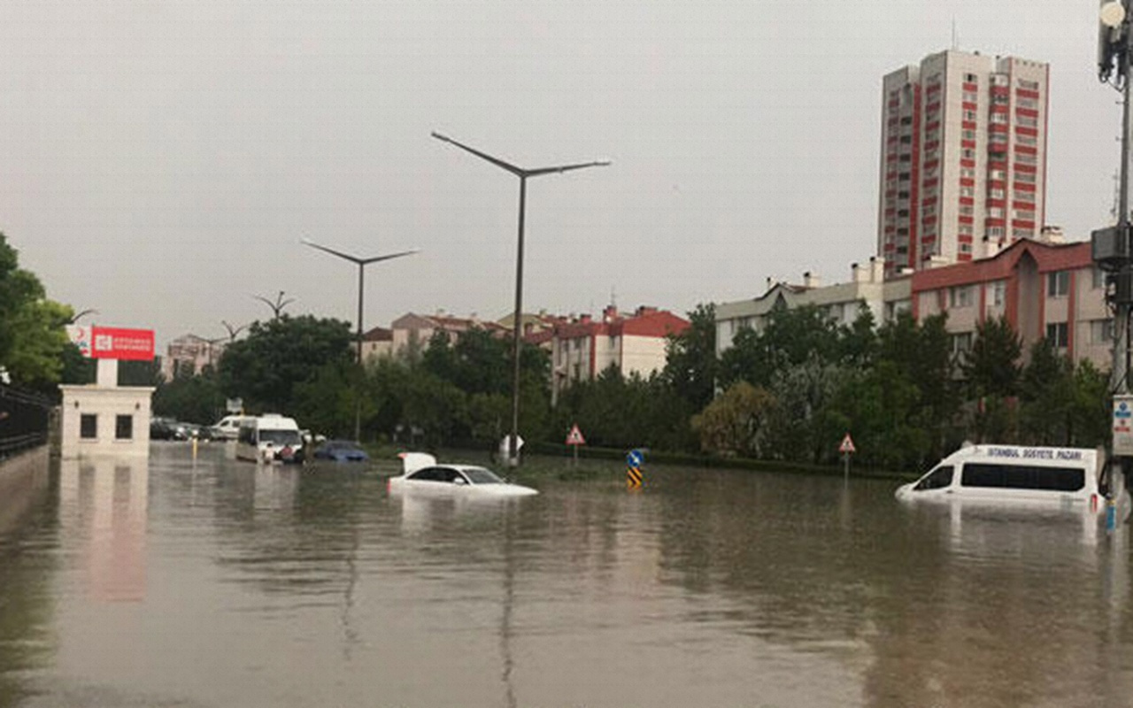 Ankara'da sağanak sele neden oldu