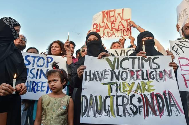 Küçük kıza 6 kişi tecavüz edip vahşice öldürdü! Sanıklardan ikisi devlet memuru