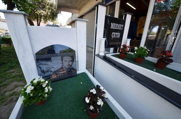 Antalya'da Megastar Tarkan'ın mezarını hazırladılar!