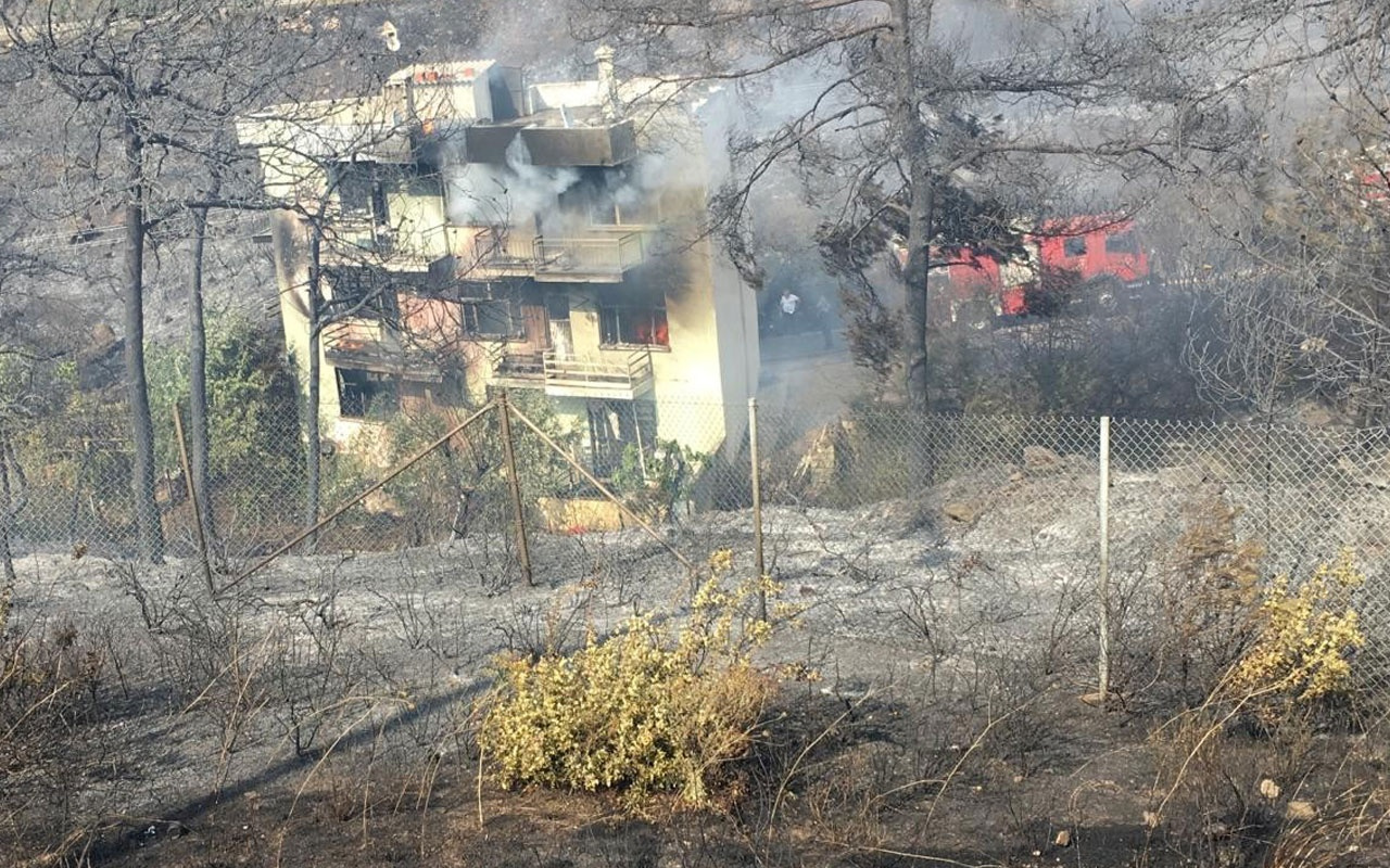 İzmir  Balçova'da korkutan yangın kontrol altında