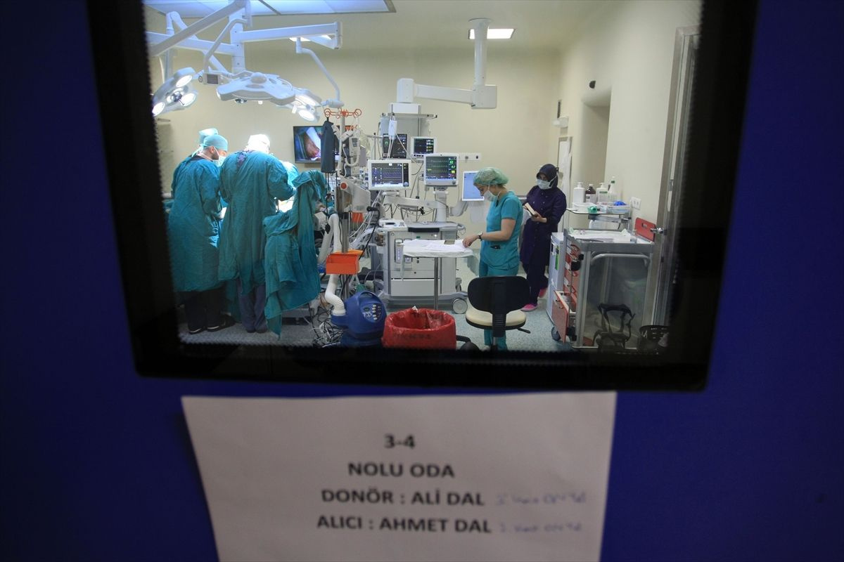 Tıp tarihinde bir ilk! Malatya'da eş zamanlı 5 karaciğer nakli sonuçlandı