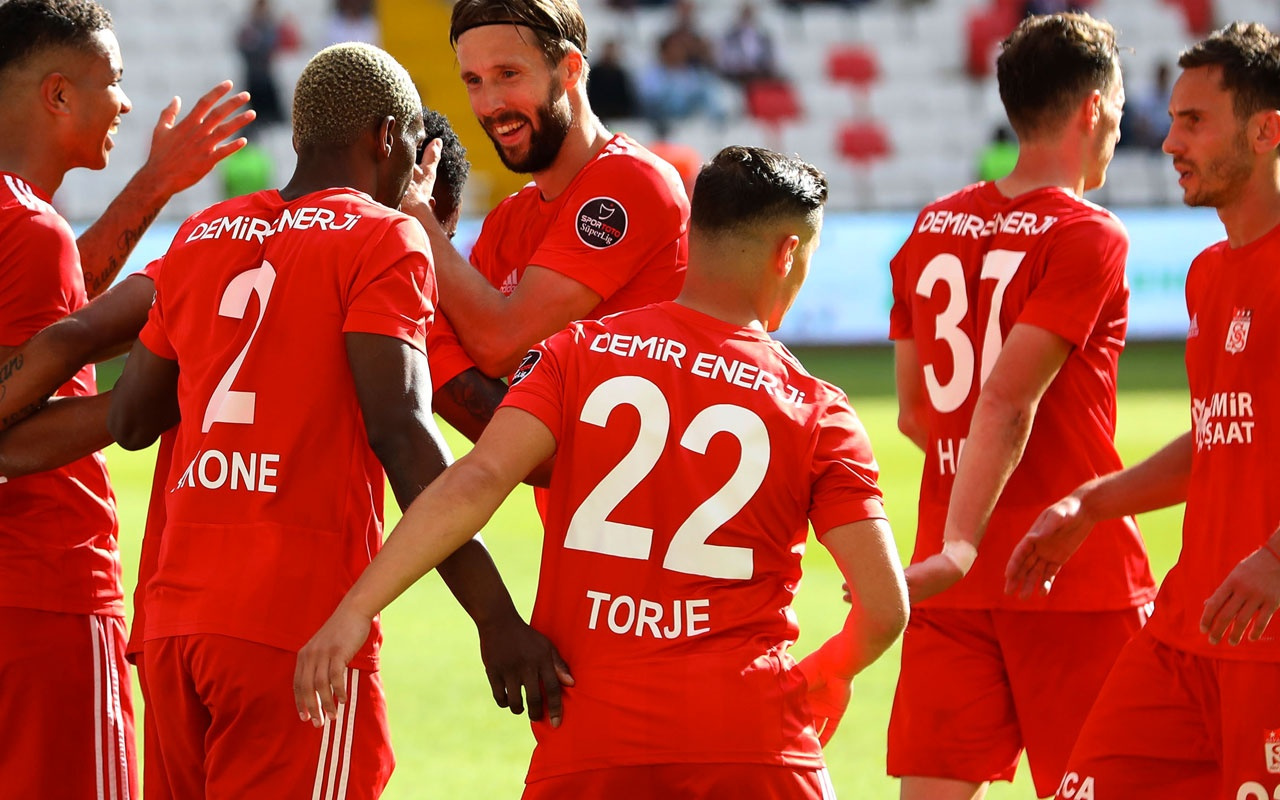 Galatasaray elendi Sivasspor'un kasası doldu