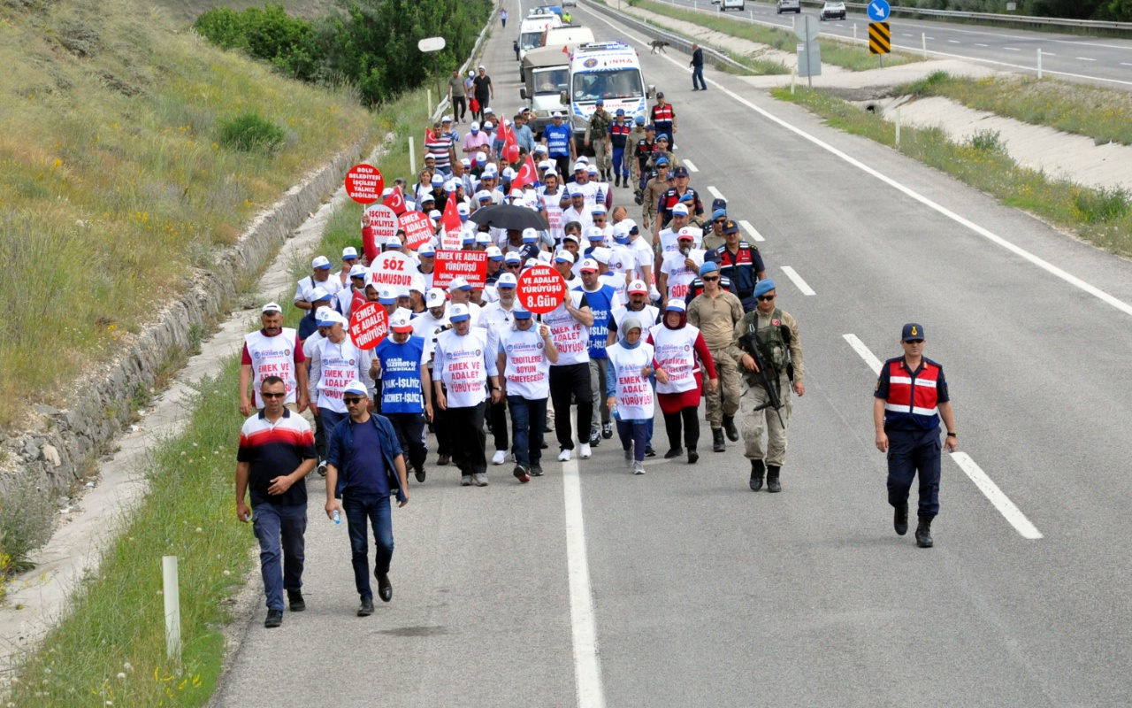 Tanju Özcan'ı protesto amacıyla Bolu'dan yürümeye başlayan işçiler Ankara'ya ulaştı