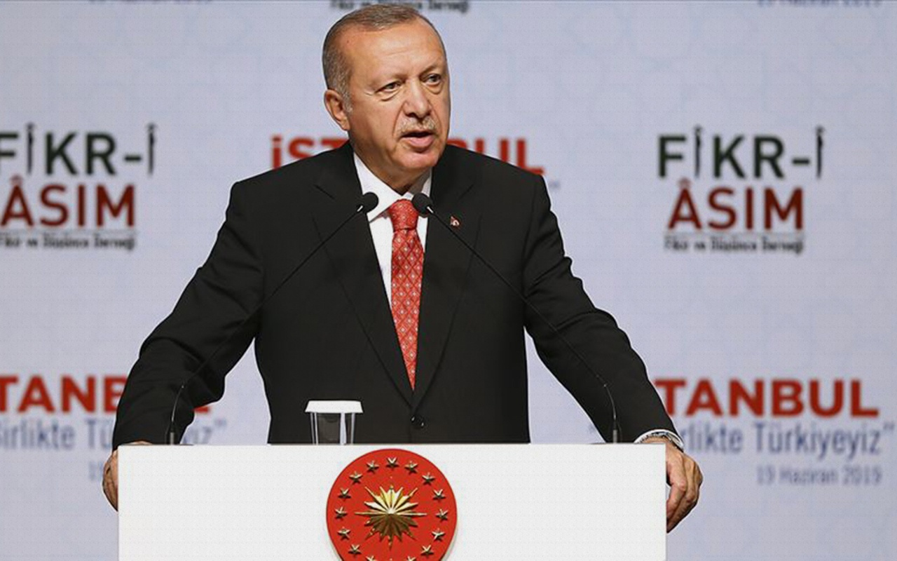 Cumhurbaşkanı Erdoğan: Moderatör denilen zat bütün bilgileri veriyor