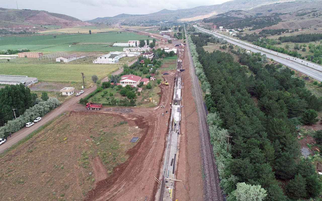 Sivas-Ankara Yüksek Hızlı Tren projesi için gece gündüz çalışıyorlar