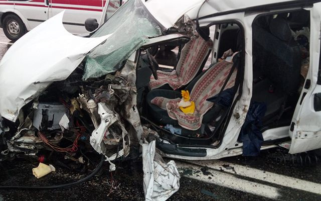 Sivas'ta TIR'la çarpışan aracın sürücüsü öldü