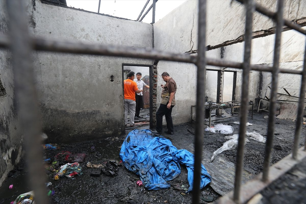 Endonezya'da kibrit fabrikasında yangın çıktı en az 30 kişi öldü