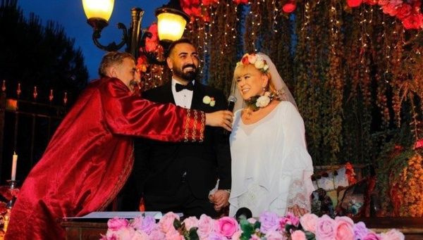 Zerrin Özer'in evlendiği Murat Akıncı evli kadınla cinsel ilişkiye girip tehdit etmiş