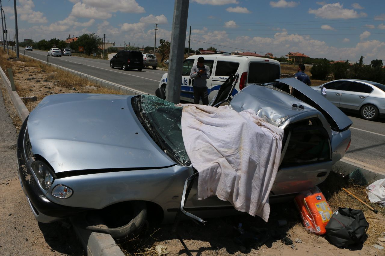 Aksaray'da korkunç kaza! Otomobil takla attı: 3 ölü