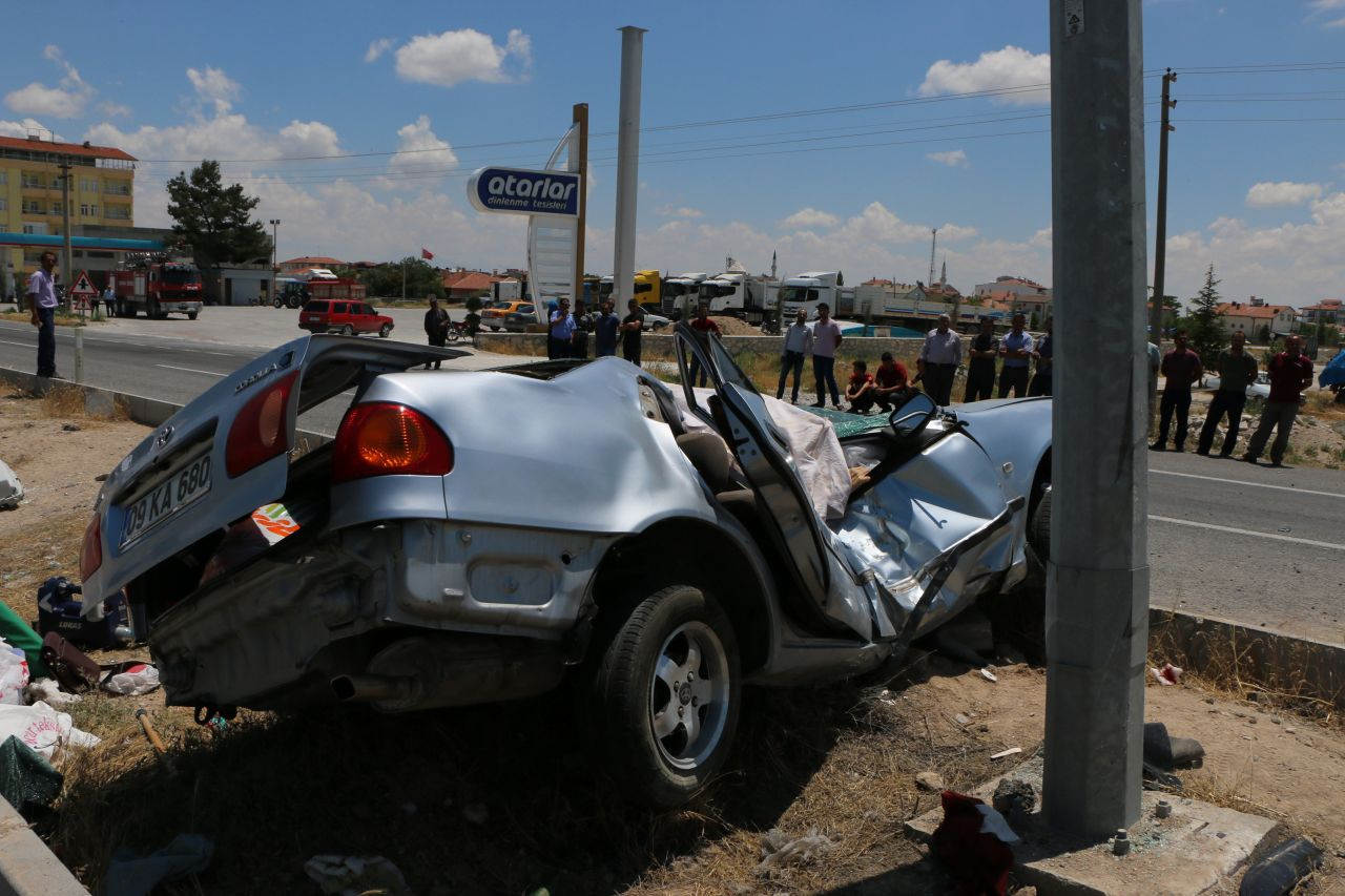 Aksaray'da korkunç kaza! Otomobil takla attı: 3 ölü