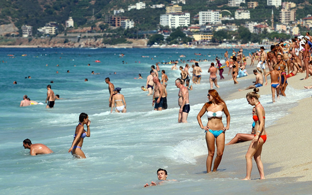 Antalya, tarihinde ilk kez 15 milyon turisti gördü