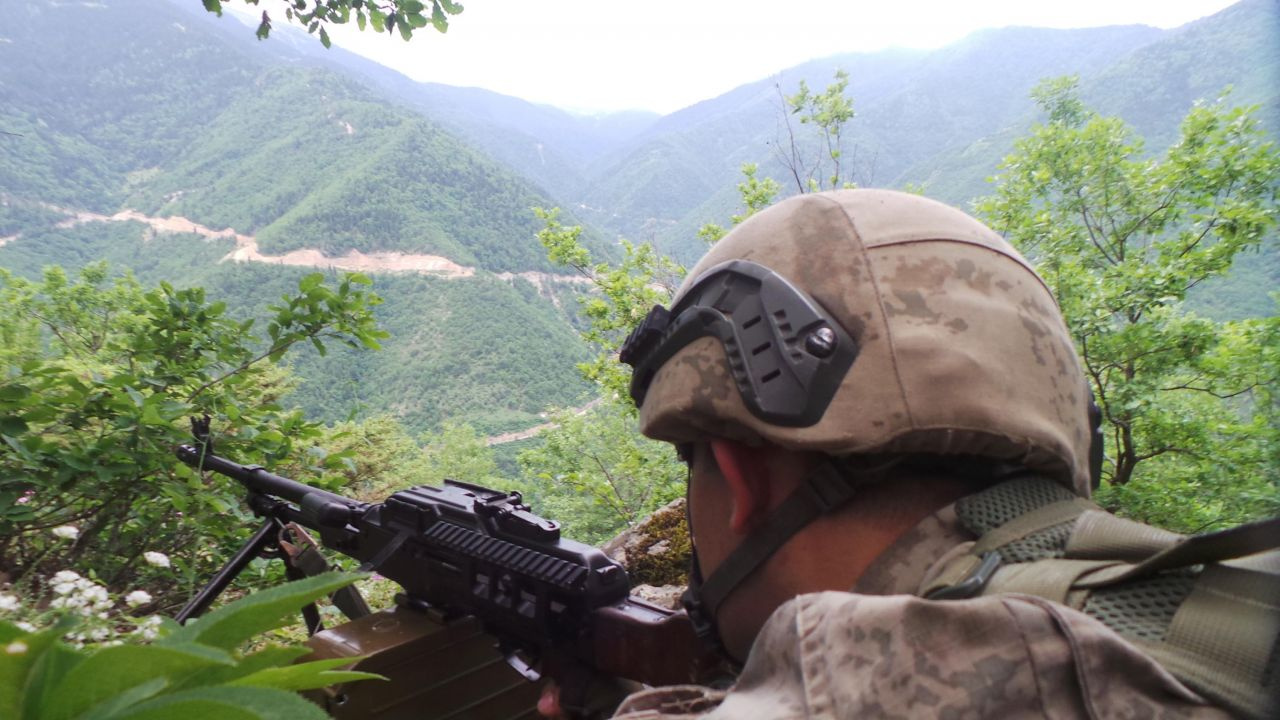 Karadeniz dağlarında JÖH'ler 'Rojhat' ve 'Rızgar'ın peşinde