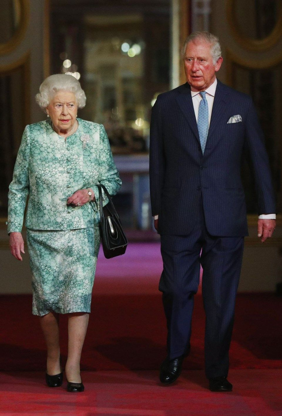 Buckhingam Sarayı'nı fareler bastı! Kraliçe II. Elizabeth şoke oldu!