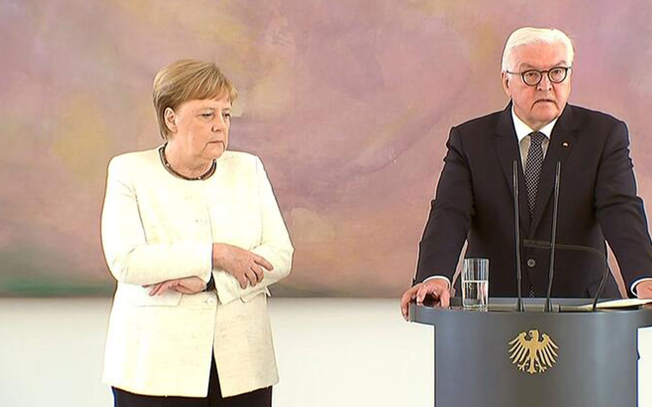 Angela Merkel yine kontrolsüz bir şekilde titrerken kameralara yansıdı