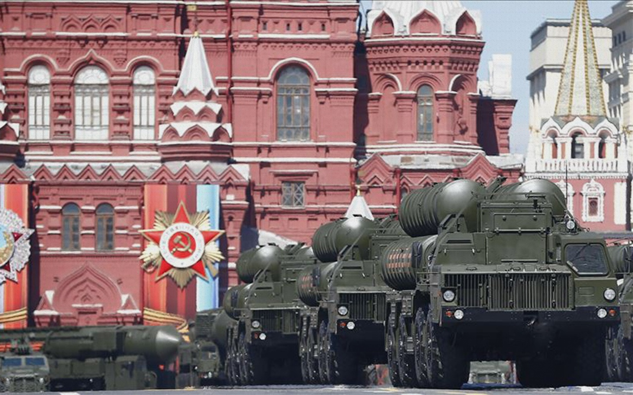 Rusya yenilmez silahlarını bekliyor
