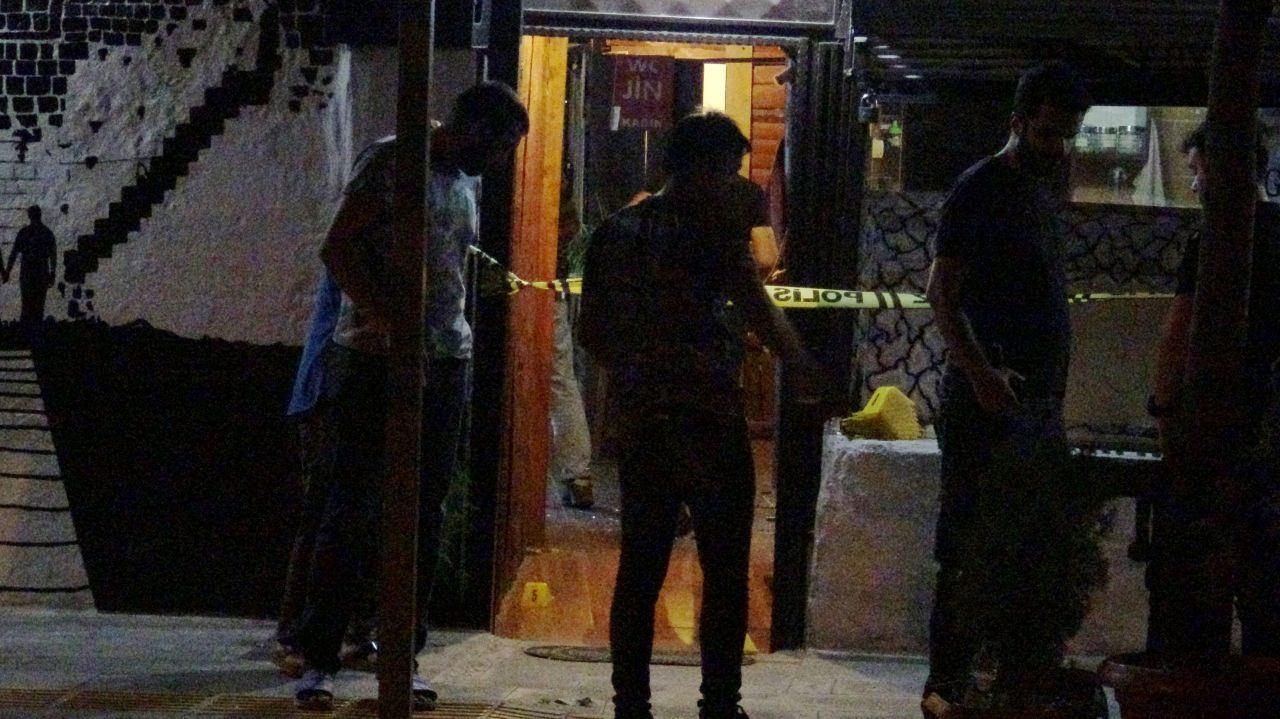 Diyarbakır'da kafeye silahlı saldırı 1 yaralı
